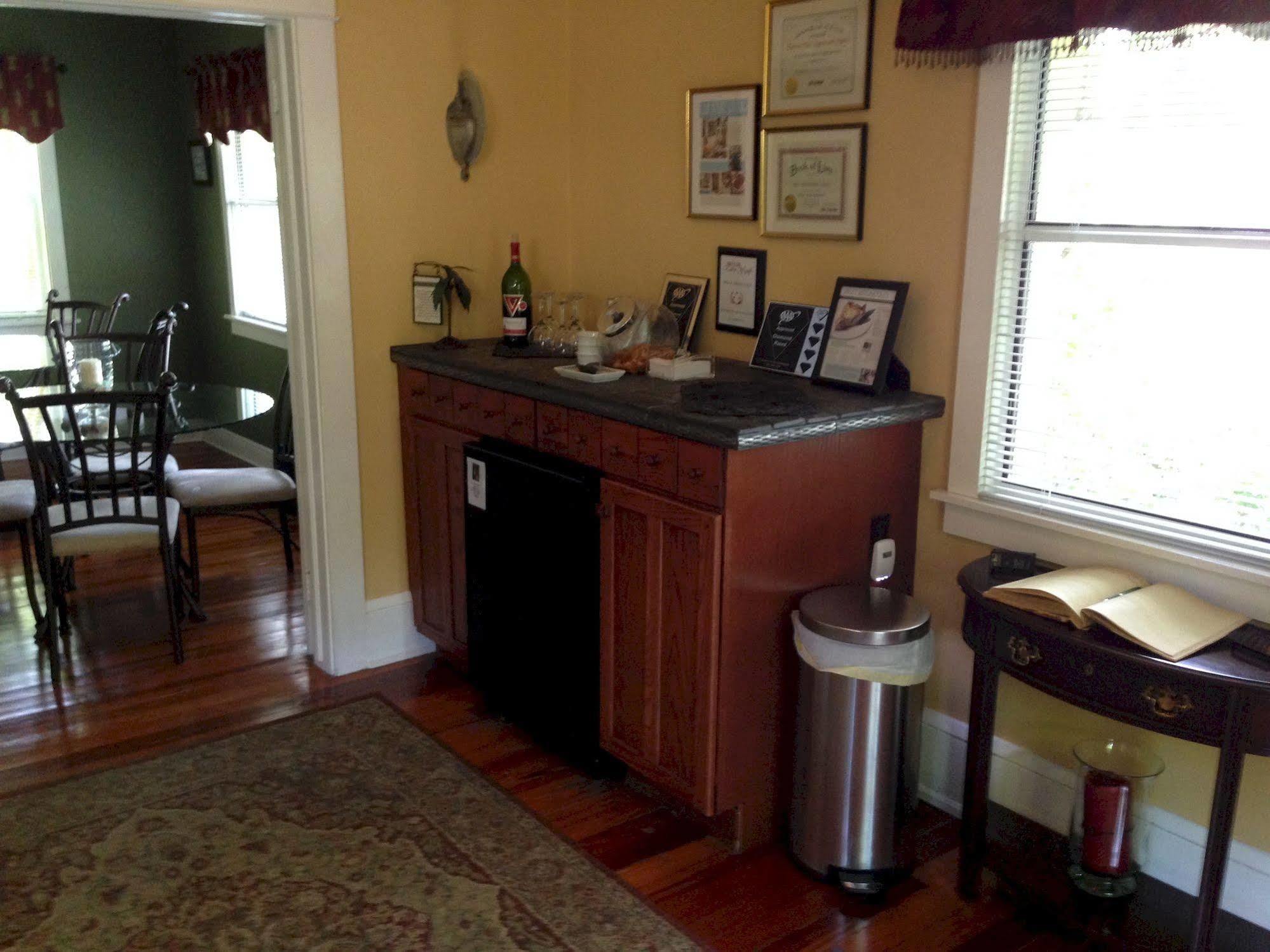 Mango Inn Bed And Breakfast Lake Worth Beach Exteriör bild